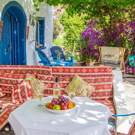Villa Sleeps 6 With Pool Air Con And Wifi *