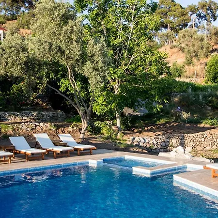 Sleeps 6 With Pool Air Con And Wifi *