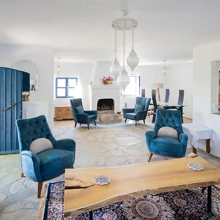 Sleeps 6 With Pool Air Con And Wifi Villa Bogazagzi