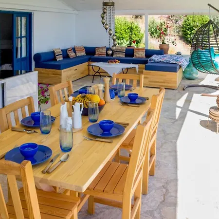 Sleeps 6 With Pool Air Con And Wifi Bogazagzi