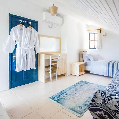 Villa Sleeps 6 With Pool Air Con And Wifi *